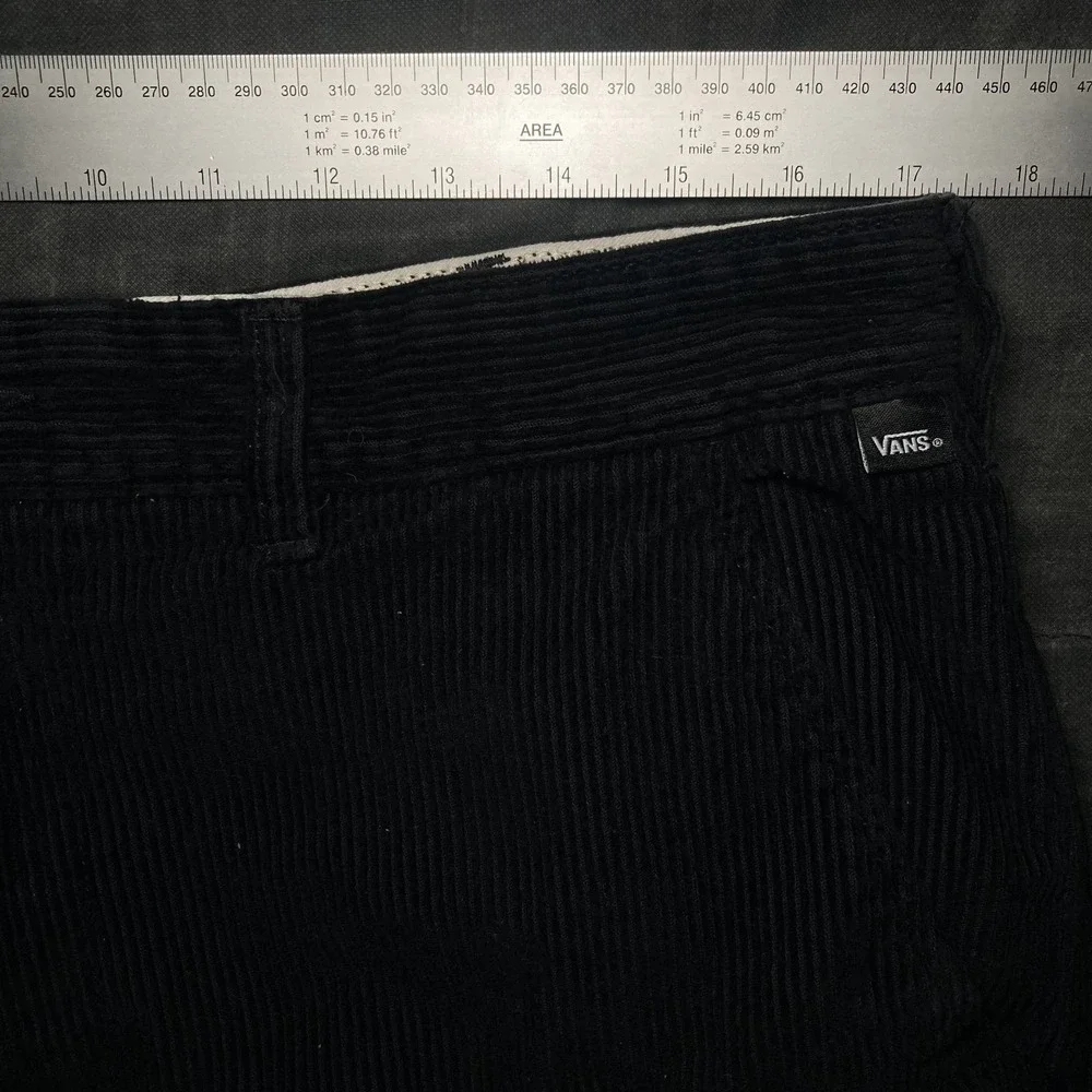 Vans Pants Mens Medium 33x30 Black Corduroy Loose Tapered Fit Skater Streetwear - Picture 5 of 9